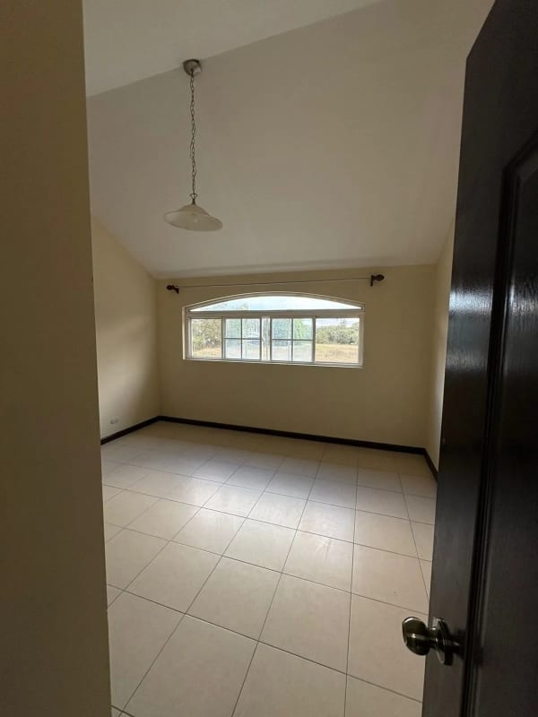CASA EN VENTA EN KM 19.9 A SAN JOSE PINULA CONDOMINIO LOS MANANTIALES — Casa en Venta en Los Manantiales, Carretera a El Salvador, Guatemala, Ciudad — foto 7 de 17