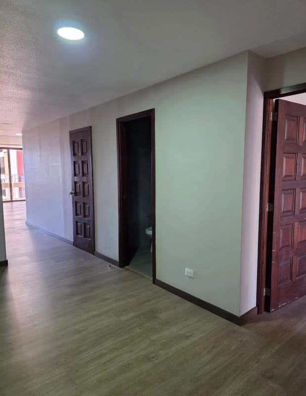 APARTAMENTO EN VENTA EN EL EDIFICIO CUATRO 14, ZONA 10 — Apartamento en Venta en Edificio 01010 (Cero Diez Diez), Zona 10, Guatemala, Ciudad — foto 15 de 16