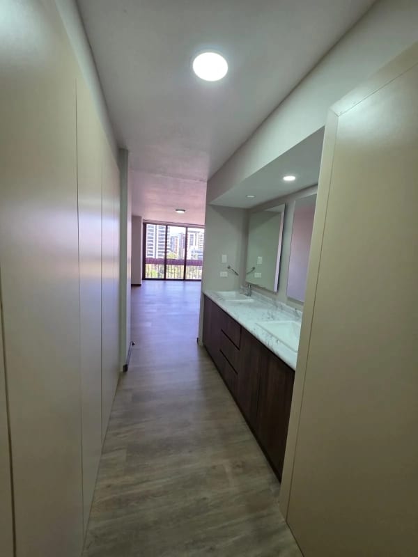 APARTAMENTO EN VENTA EN EL EDIFICIO CUATRO 14, ZONA 10 — Apartamento en Venta en Edificio 01010 (Cero Diez Diez), Zona 10, Guatemala, Ciudad — foto 11 de 16