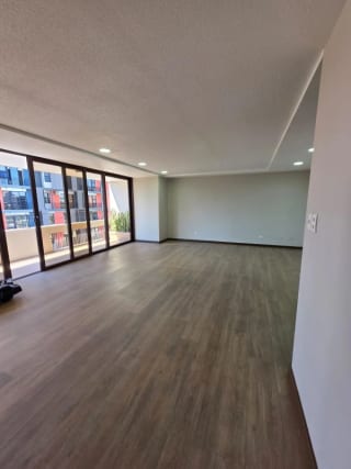 APARTAMENTO EN VENTA EN EL EDIFICIO CUATRO 14, ZONA 10 — Apartamento en Venta en Edificio 01010 (Cero Diez Diez), Zona 10, Guatemala, Ciudad — miniatura 4 de 16