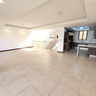Casa en alquiler zona 16 Cañadas de San Isidro de 4 habitaciones + 3 parqueos — Casa en Alquiler en Acacias de Cayalá, Zona 16, Guatemala, Ciudad — miniatura 1 de 17
