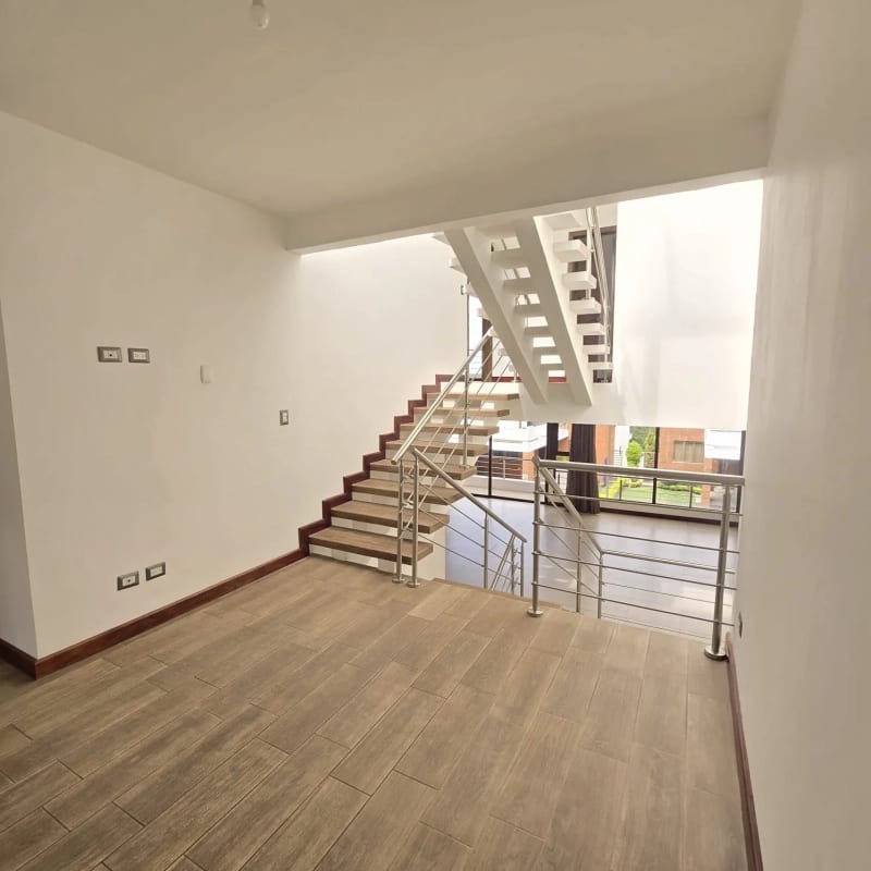 Casa en alquiler zona 16 Cañadas de San Isidro de 4 habitaciones + 3 parqueos — Casa en Alquiler en Acacias de Cayalá, Zona 16, Guatemala, Ciudad — foto 11 de 17