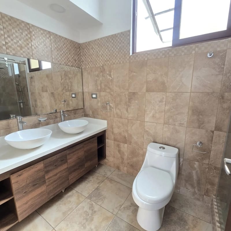 Casa en alquiler zona 16 Cañadas de San Isidro de 4 habitaciones + 3 parqueos — Casa en Alquiler en Acacias de Cayalá, Zona 16, Guatemala, Ciudad — foto 7 de 17