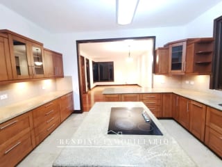 Casa en venta Encinos de Cayalá zona 16 con 5 habitaciones + 6 parqueos — Casa en Venta en Encinos de Cayala, Zona 16, Guatemala, Ciudad — miniatura 16 de 17