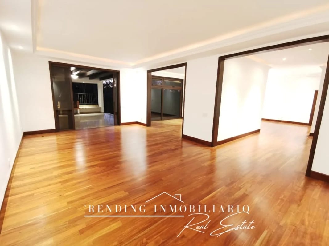Casa en venta Encinos de Cayalá zona 16 con 5 habitaciones + 6 parqueos — Casa en Venta en Encinos de Cayala, Zona 16, Guatemala, Ciudad — foto 15 de 17