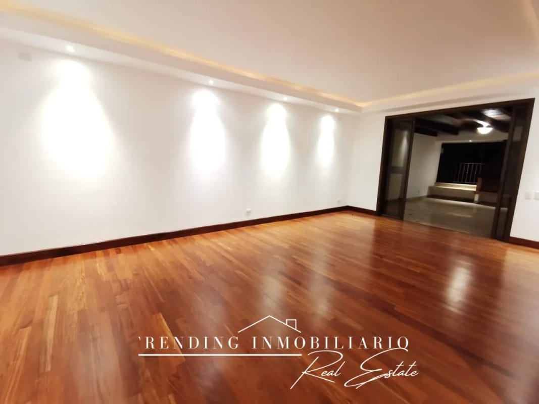 Casa en venta Encinos de Cayalá zona 16 con 5 habitaciones + 6 parqueos — Casa en Venta en Encinos de Cayala, Zona 16, Guatemala, Ciudad — foto 5 de 17