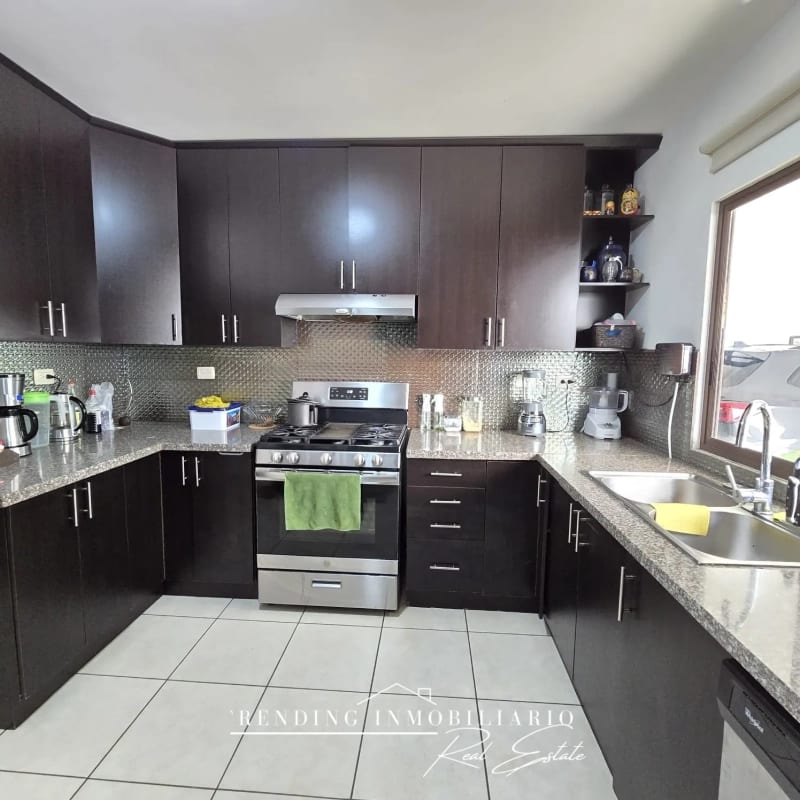 Casa en venta zona 16 condominio Vistas de San Isidro 3 habitaciones + 3 parqueos — Casa en Venta en Vistas de San Isidro, Zona 16, Guatemala, Ciudad — foto 9 de 14