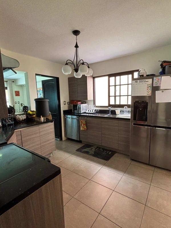 Casa en venta | 4 habitaciones | Jardin | Villa Suiza, Zona 16 — Casa en Venta en Zona 16, Guatemala, Ciudad — foto 7 de 10