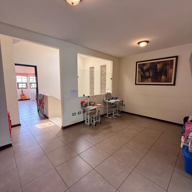 Casa en venta | 4 habitaciones | Jardin | Villa Suiza, Zona 16 — Casa en Venta en Zona 16, Guatemala, Ciudad — foto 6 de 10