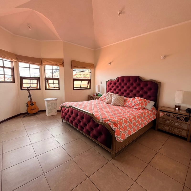 Casa en venta | 4 habitaciones | Jardin | Villa Suiza, Zona 16 — Casa en Venta en Zona 16, Guatemala, Ciudad — foto 4 de 10