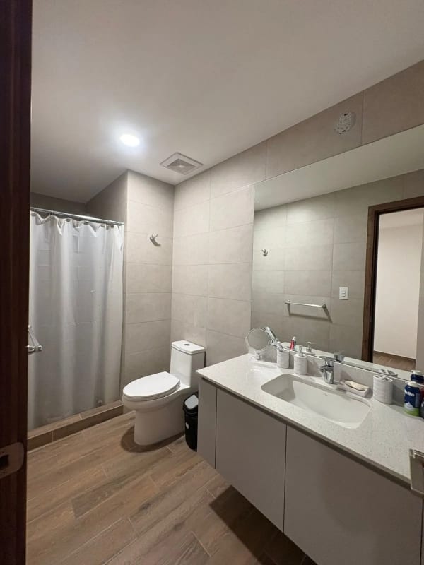 Apartamento en Alquiler | Edificio Parque 14 | Zona 14 | 3 habitaciones · Amplio · Ideal para familia — Apartamento en Alquiler en Parque 14, Zona 14, Guatemala, Ciudad — foto 7 de 14