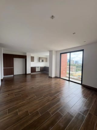 Apartamento en Alquiler / Venta | Edificio Vila Quince | Zona 15 Vista Hermosa 2 | 3 habitaciones · 3 parqueos — Apartamento en Alquiler en Vila Quince, Zona 15, Guatemala, Ciudad — miniatura 1 de 15