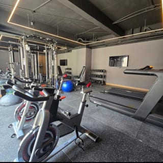 Apartamento en Alquiler / Venta | Edificio Vila Quince | Zona 15 Vista Hermosa 2 | 3 habitaciones · 3 parqueos — Apartamento en Alquiler en Vila Quince, Zona 15, Guatemala, Ciudad — miniatura 2 de 15