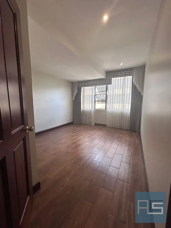 *Amplio apartamento de 2 hab con cuarto de servicio en nivel alto en Renta - Milenia, zona 10* — Apartamento en Alquiler en Milenia, Zona 10, Guatemala, Ciudad — foto 11 de 17