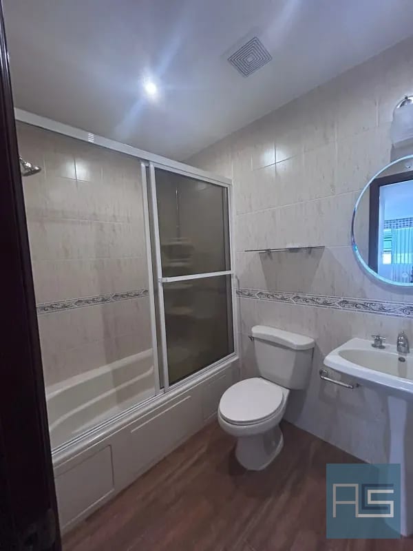 *Amplio apartamento de 2 hab con cuarto de servicio en nivel alto en Renta - Milenia, zona 10* — Apartamento en Alquiler en Milenia, Zona 10, Guatemala, Ciudad — foto 8 de 17
