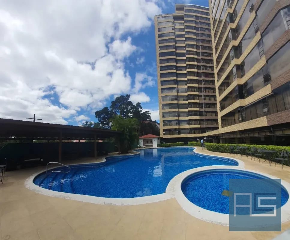 *Amplio apartamento de 2 hab con cuarto de servicio en nivel alto en Renta - Milenia, zona 10* — Apartamento en Alquiler en Milenia, Zona 10, Guatemala, Ciudad — foto 2 de 17