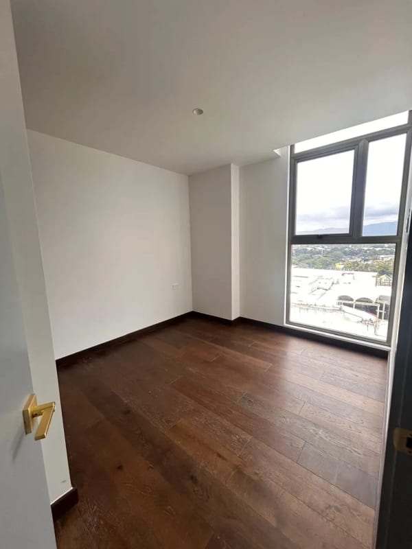 Apartamento en Alquiler Atarah Zona 10 — Apartamento en Alquiler en Atarah, Zona 10, Guatemala, Ciudad — foto 14 de 15