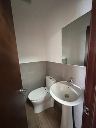 Apartamento en Alquiler Casalini Diagonal — Apartamento en Alquiler en Casalini Diagonal 6, Zona 10, Guatemala, Ciudad — miniatura 8 de 10