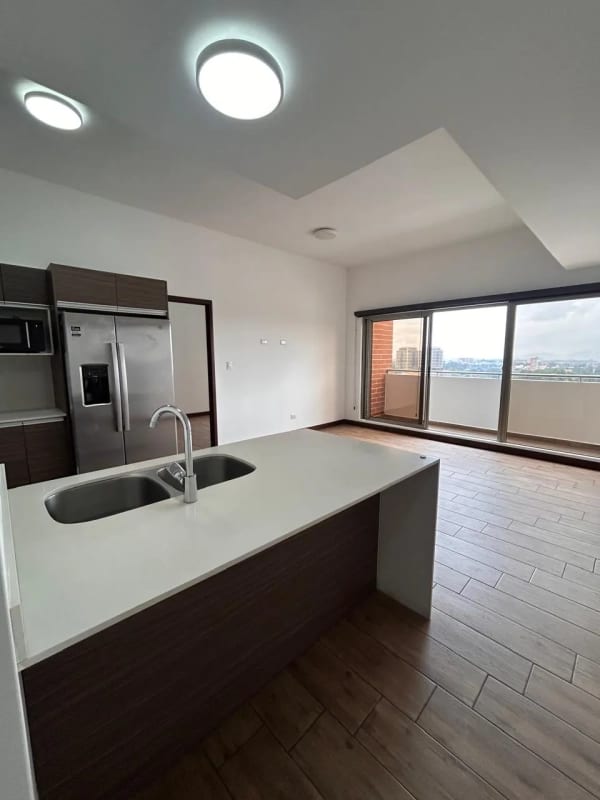Apartamento en Alquiler Casalini Diagonal — Apartamento en Alquiler en Casalini Diagonal 6, Zona 10, Guatemala, Ciudad — foto 7 de 10