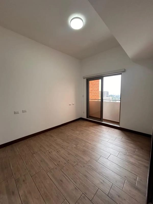 Apartamento en Alquiler Casalini Diagonal — Apartamento en Alquiler en Casalini Diagonal 6, Zona 10, Guatemala, Ciudad — foto 5 de 10