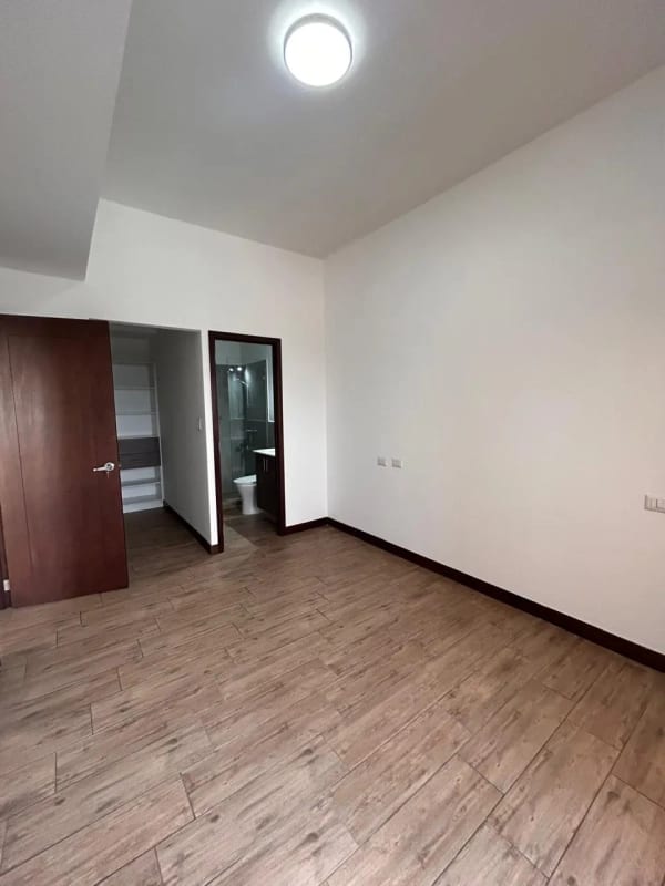 Apartamento en Alquiler Casalini Diagonal — Apartamento en Alquiler en Casalini Diagonal 6, Zona 10, Guatemala, Ciudad — foto 2 de 10