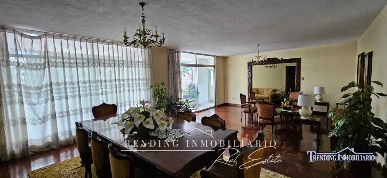 Propiedad comercial en venta zona 1 esquina sobre 9 avenida frente a parque, 3 niveles + 12 parqueos — Edificio en Venta en Zona 1, Guatemala, Ciudad — foto 1 de 13