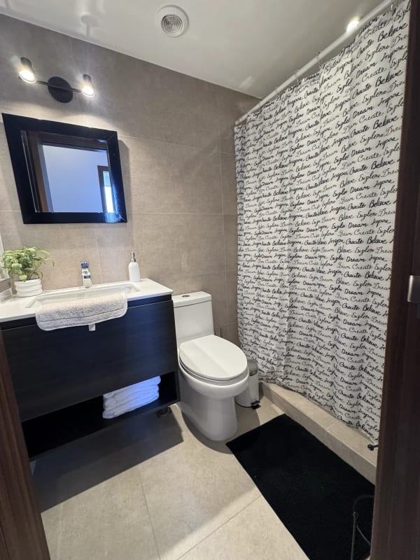 ALQUILER apto AMUEBLADO EN 4 Grados Norte INARA PISO 19o — Apartamento en Alquiler en Inara Cuatro Norte, Zona 4, Guatemala, Ciudad — foto 10 de 17