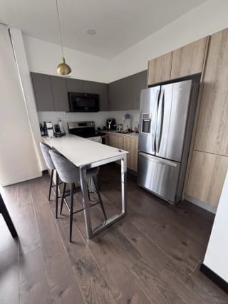 Renta de apartamento amueblado en zona 10. — Apartamento en Alquiler en Diagoseis, Zona 10, Guatemala, Ciudad — miniatura 5 de 5