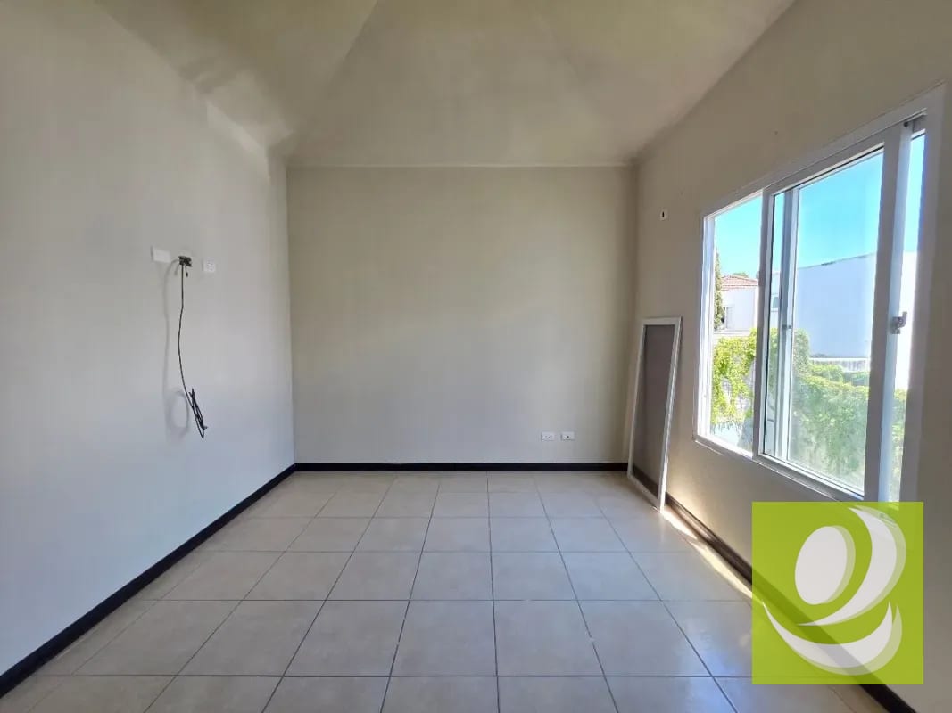 CASA EN VENTA EN HACIENDA DE LAS FLORES VILLA NUEVA — Casa en Venta en Villa Nueva, Guatemala, Ciudad — foto 5 de 8
