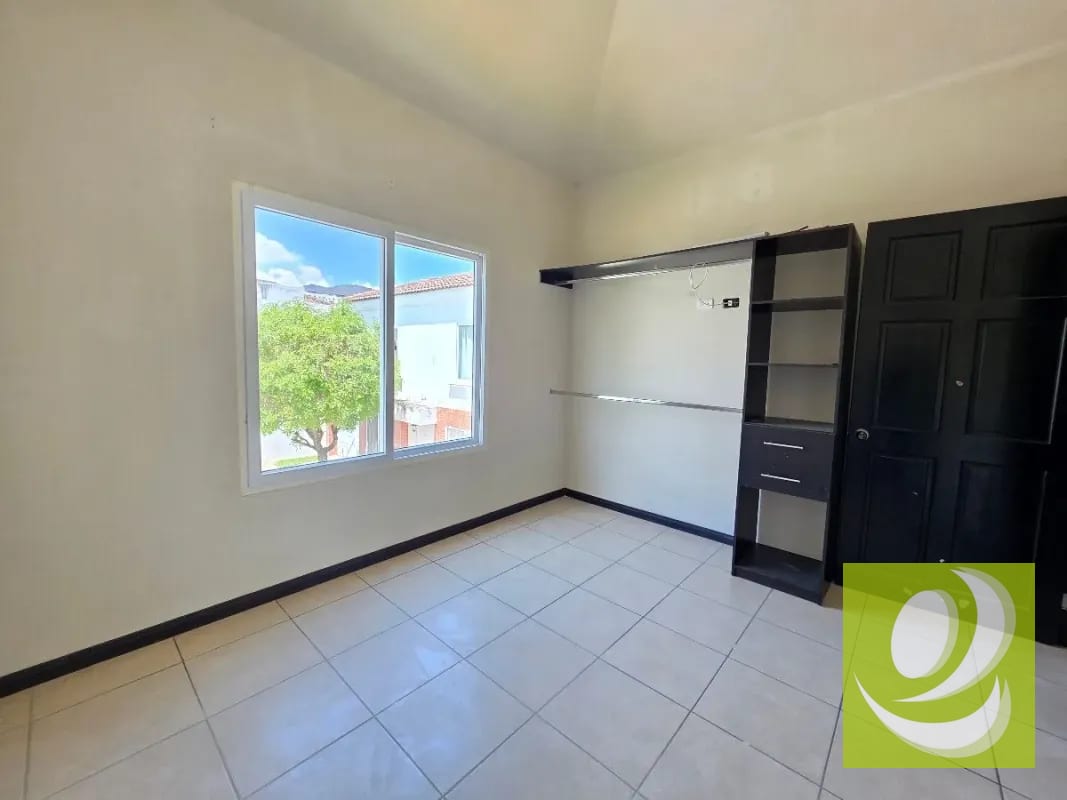 CASA EN VENTA EN HACIENDA DE LAS FLORES VILLA NUEVA — Casa en Venta en Villa Nueva, Guatemala, Ciudad — foto 3 de 8