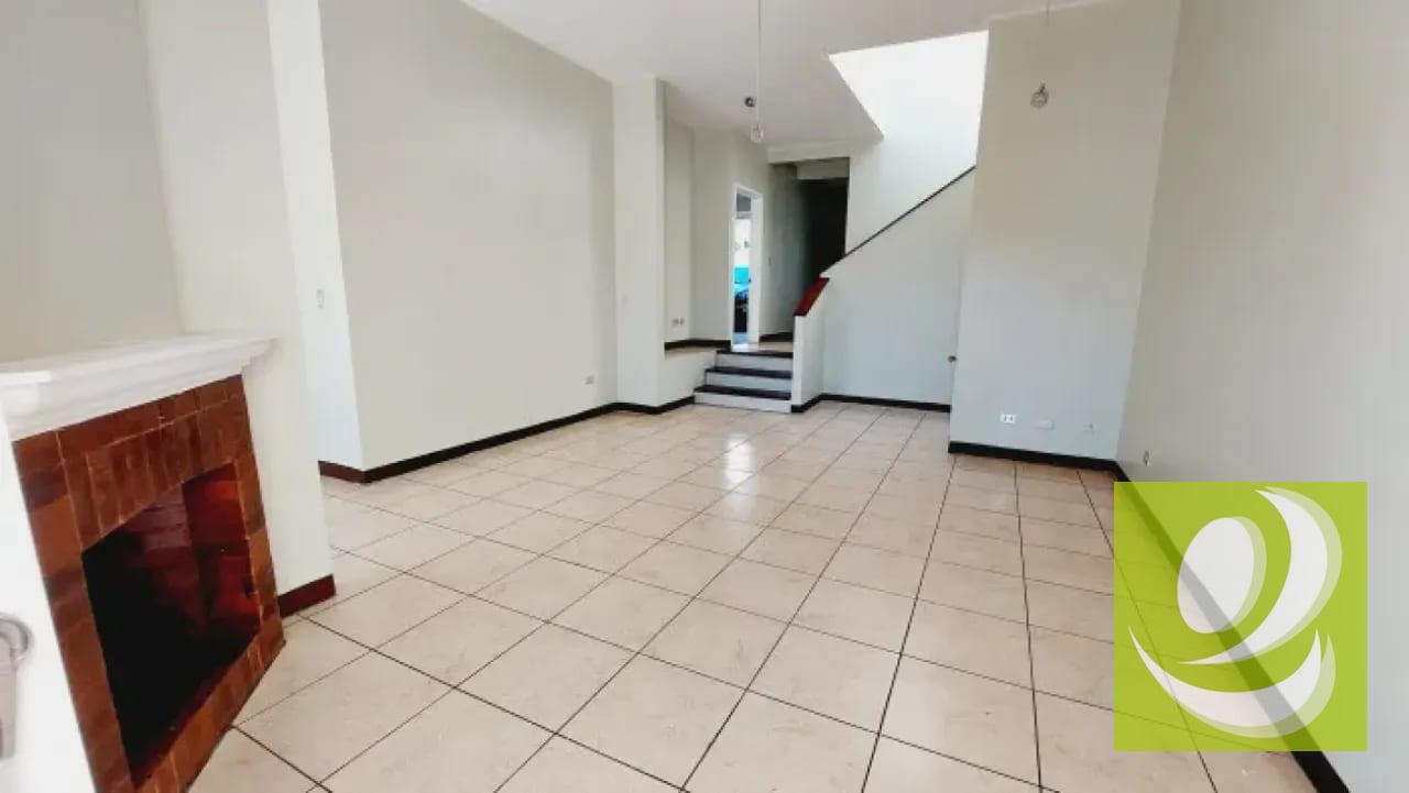 CASA EN VENTA EN CAES KM 20.5 CONDOMINIO ENTREVERDES — Casa en Venta en Carretera a El Salvador, Guatemala, Ciudad — foto 1 de 8