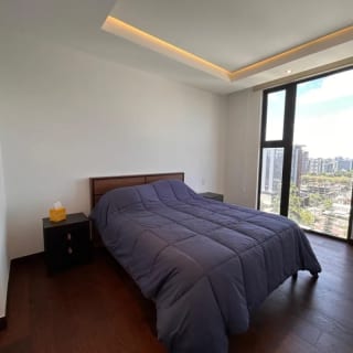 Renta de moderno y amplio apartamento amueblado en zona 10 — Apartamento en Alquiler en Zona 10, Guatemala, Ciudad — miniatura 6 de 7