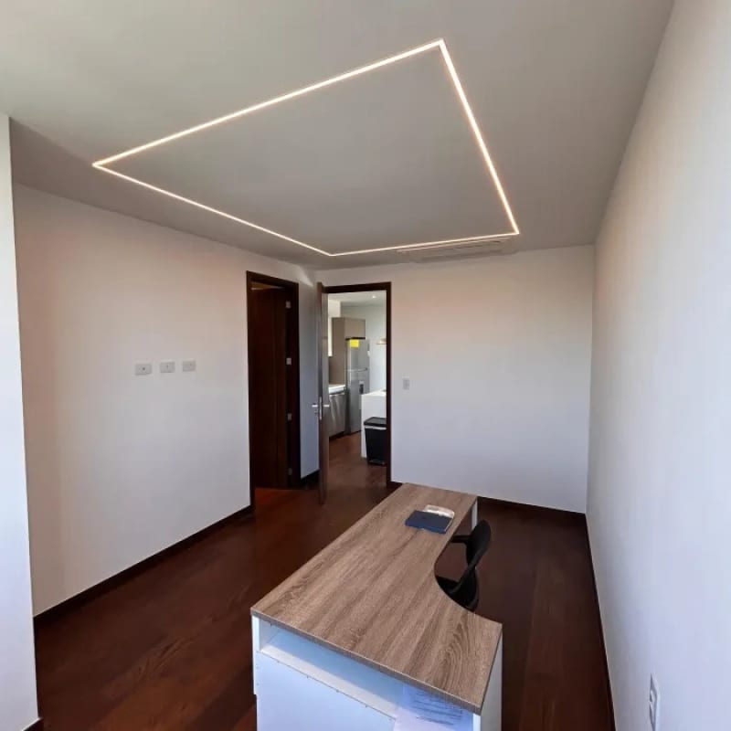 Renta de moderno y amplio apartamento amueblado en zona 10 — Apartamento en Alquiler en Zona 10, Guatemala, Ciudad — foto 4 de 7