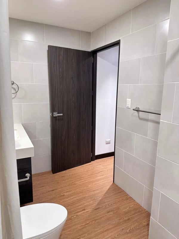 APARTAMENTO EN ALQUILER TIPO EFFICIENCY EN ZONA 10 NIVEL ALTO — Apartamento en Alquiler en Zona 10, Guatemala, Ciudad — foto 4 de 8