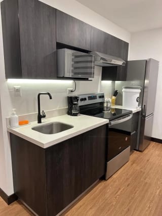 APARTAMENTO EN ALQUILER TIPO EFFICIENCY EN ZONA 10 NIVEL ALTO — Apartamento en Alquiler en Zona 10, Guatemala, Ciudad — miniatura 2 de 8