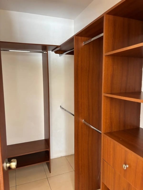 Hermosa casa grande en Residencial Los Diamantes — Casa en Venta en Los Diamantes, Carretera a El Salvador, Guatemala, Ciudad — foto 6 de 17