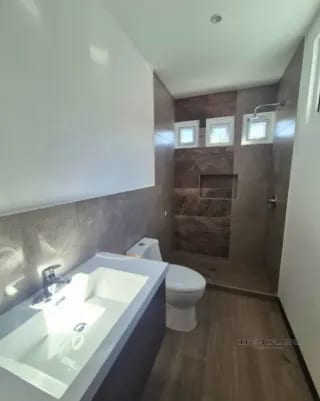 CASA EN VENTA EN ZONA 16 PARA ESTRENAR — Casa en Venta en Hacienda Real, Zona 16, Guatemala, Ciudad — miniatura 3 de 11