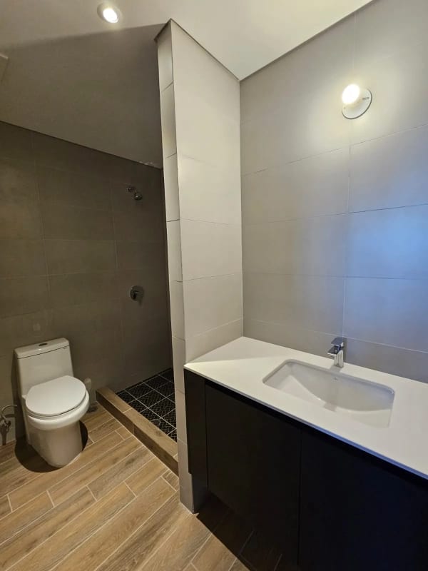 APARTAMENTO EN RENTA ZONA 4 $850.00 EDIFICIO SÉPTIMO — Apartamento en Alquiler en Zona 4, Guatemala, Ciudad — foto 8 de 12