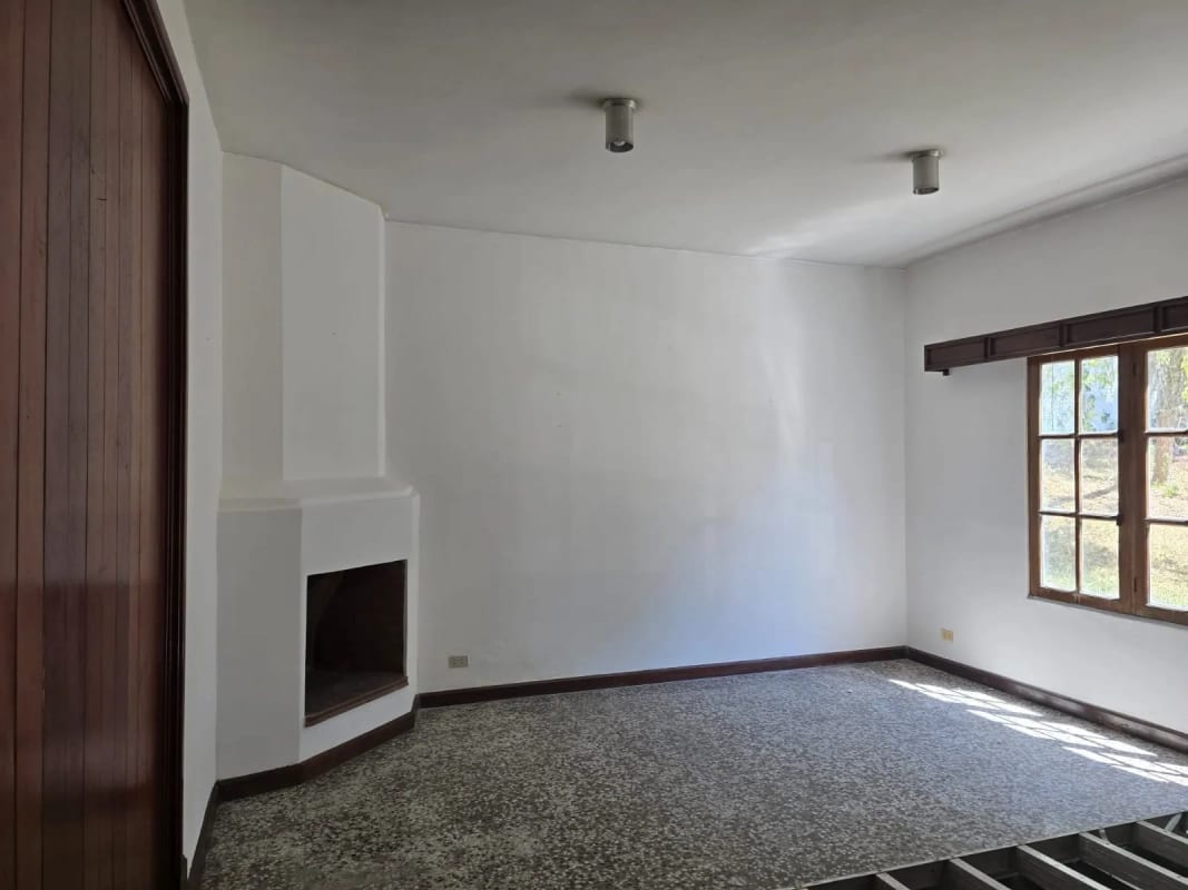 CASA EN ALQUILER EN CIUDAD SAN CRISTÓBAL SECTOR A3  PARA COMERCIO O EMPRESA — Casa en Alquiler en Zona 8 Mixco, Guatemala, Ciudad — foto 7 de 15