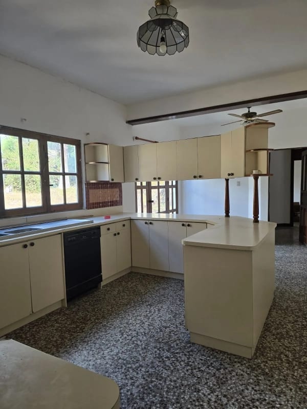 CASA EN ALQUILER EN CIUDAD SAN CRISTÓBAL SECTOR A3  PARA COMERCIO O EMPRESA — Casa en Alquiler en Zona 8 Mixco, Guatemala, Ciudad — foto 6 de 15