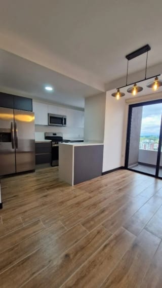 Apartamento en renta zona 15 Vista Hermosa 2 — Apartamento en Alquiler en Zona 15, Guatemala, Ciudad — miniatura 1 de 7