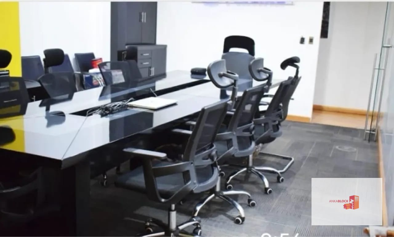 Oficina corporativa Edificio Platina — Oficina en Alquiler en Platina Centro de Negocios, Zona 10, Guatemala, Ciudad — foto 1 de 5