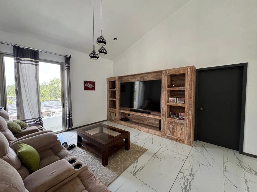 Casa con Jardin en Venta, Terravista. — Casa en Venta en Terravista, Carretera a El Salvador, Guatemala, Ciudad — foto 6 de 12