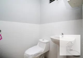 Oficina en Renta en Zona 4 — Oficina en Alquiler en Gran Centro Comercial Zona 4, Zona 4, Guatemala, Ciudad — miniatura 3 de 9