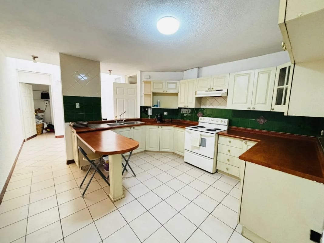 Linda Casa con jardín en Venta en Km. 27 CAES — Casa en Venta en Carretera a El Salvador, Guatemala, Ciudad — foto 10 de 16