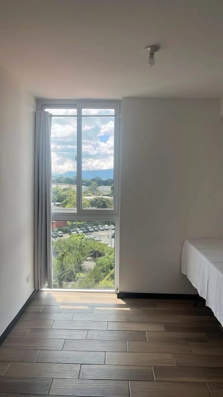 Z.12 APTO. EDIFICIO NUA 12 SEMI-AMUEBLADO — Apartamento en Alquiler en Zona 12, Guatemala, Ciudad — foto 8 de 10