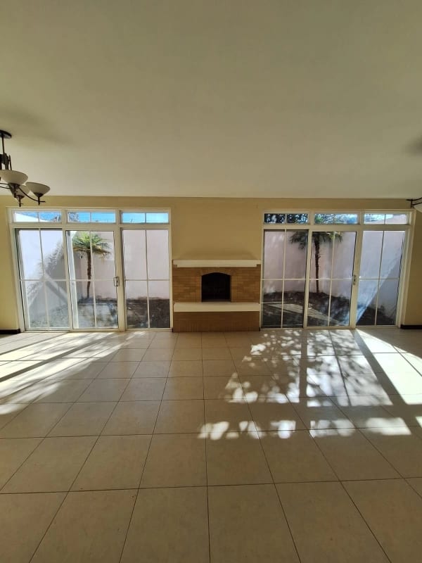 Vendo casa en Los MANANTIALES — Casa en Venta en Los Manantiales, Carretera a El Salvador, Guatemala, Ciudad — foto 16 de 16