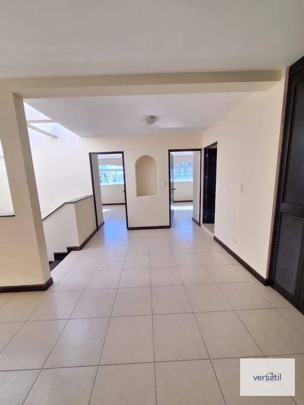 Vendo casa en Los MANANTIALES — Casa en Venta en Los Manantiales, Carretera a El Salvador, Guatemala, Ciudad — foto 9 de 16