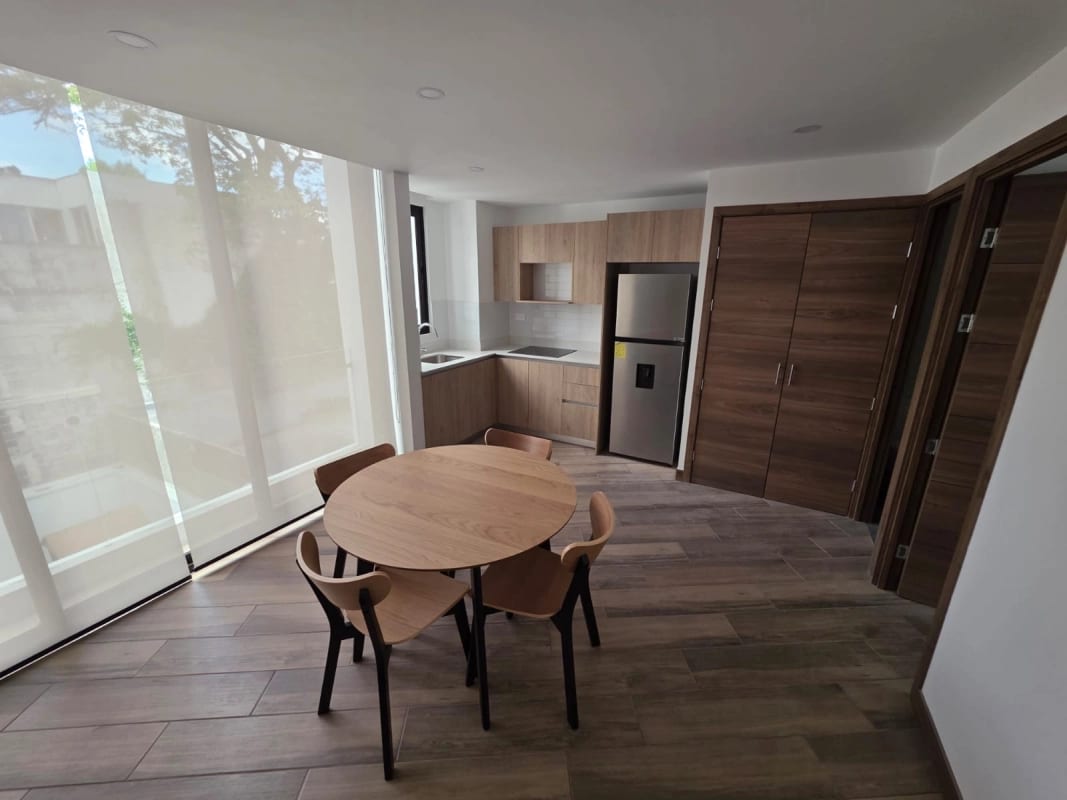 APARTAMENTO NUEVO EN RENTA ZONA 15 VH 1, 50 MTS2 - 1 DORMITORIO ~ 1 BAÑO ~ 1 PARQUEO, IDEAL UNIVERSITARIO, AMUEBLADO $900 — Apartamento en Alquiler en Vista Hermosa I, Zona 15, Guatemala, Ciudad — foto 4 de 8