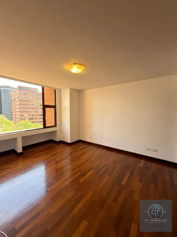 Lindo y amplio apartamento en venta en edificio zona 14 — Apartamento en Alquiler en Zona 14, Guatemala, Ciudad — foto 1 de 7